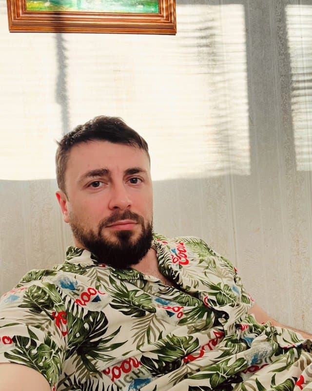 Mike Ragimov, Founder and CEO of BlooTrue